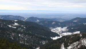 Dieses Bild zeigt eine Webcam-Aufnahme vom Achertal, aufgenommen am Dienstag, den 13.01.2026 um 10:40 Uhr. Die Temperatur betrug 6.1°C.