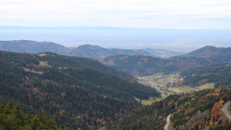 Dieses Bild zeigt eine Webcam-Aufnahme vom Achertal, aufgenommen am Mittwoch, den 29.10.2025 um 15:40 Uhr. Die Temperatur betrug 11.4°C.