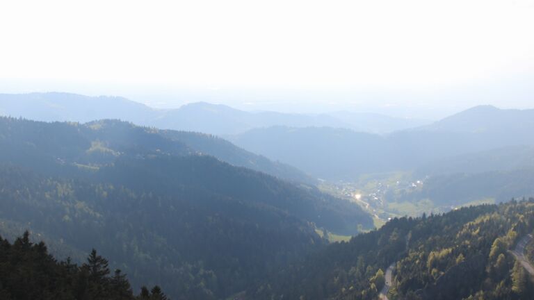 Dieses Bild zeigt eine Webcam-Aufnahme vom Achertal, aufgenommen am Dienstag, den 21.04.2026 um 18:50 Uhr. Die Temperatur betrug 4.8°C.