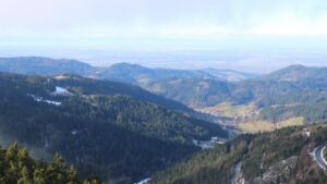 Dieses Bild zeigt eine Webcam-Aufnahme vom Achertal, aufgenommen am Donnerstag, den 15.01.2026 um 11:50 Uhr. Die Temperatur betrug 4.8°C.