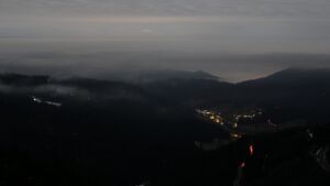 Dieses Bild zeigt eine Webcam-Aufnahme vom Achertal, aufgenommen am Sonntag, den 01.02.2026 um 01:30 Uhr. Die Temperatur betrug 2.9°C.