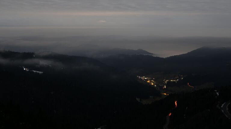 Dieses Bild zeigt eine Webcam-Aufnahme vom Achertal, aufgenommen am Sonntag, den 01.02.2026 um 01:30 Uhr. Die Temperatur betrug 2.9°C.