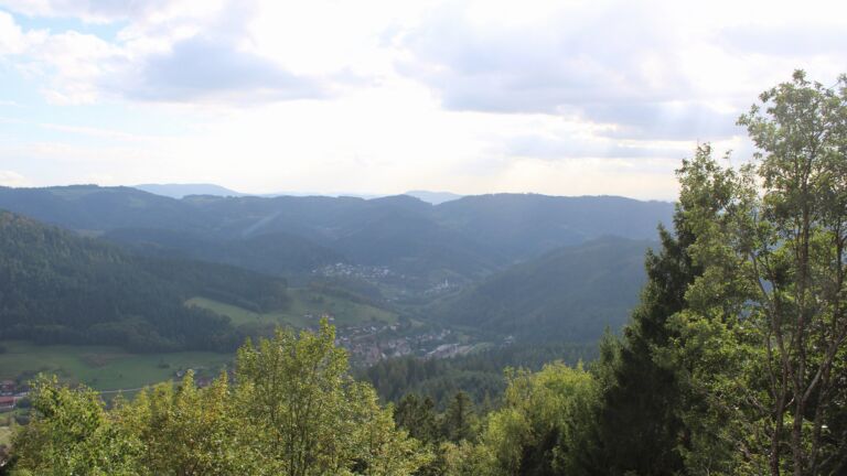 Dieses Bild zeigt eine Webcam-Aufnahme vom Achertal, aufgenommen am Mittwoch, den 16.09.2026 um 17:20 Uhr. Die Temperatur betrug 19°C.