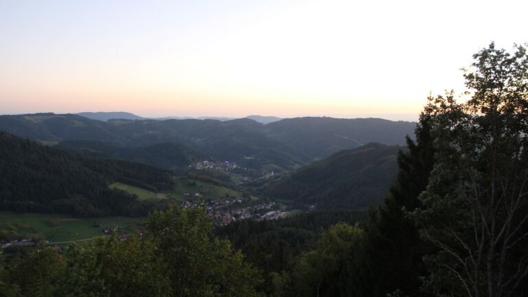 Dieses Bild zeigt eine Webcam-Aufnahme vom Achertal, aufgenommen am Dienstag, den 22.09.2026 um 19:40 Uhr. Die Temperatur betrug 14.7°C.