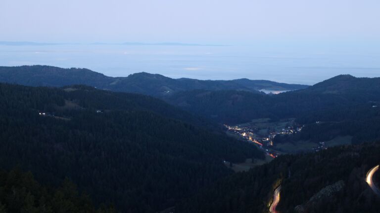 Dieses Bild zeigt eine Webcam-Aufnahme vom Achertal, aufgenommen am Mittwoch, den 25.02.2026 um 06:40 Uhr. Die Temperatur betrug 7.6°C.