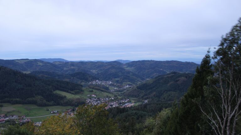 Dieses Bild zeigt eine Webcam-Aufnahme vom Achertal, aufgenommen am Freitag, den 23.10.2026 um 08:10 Uhr. Die Temperatur betrug 10.4°C.