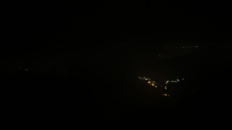 Dieses Bild zeigt eine Webcam-Aufnahme vom Achertal, aufgenommen am Donnerstag, den 05.06.2025 um 03:00 Uhr. Die Temperatur betrug 9.8°C.