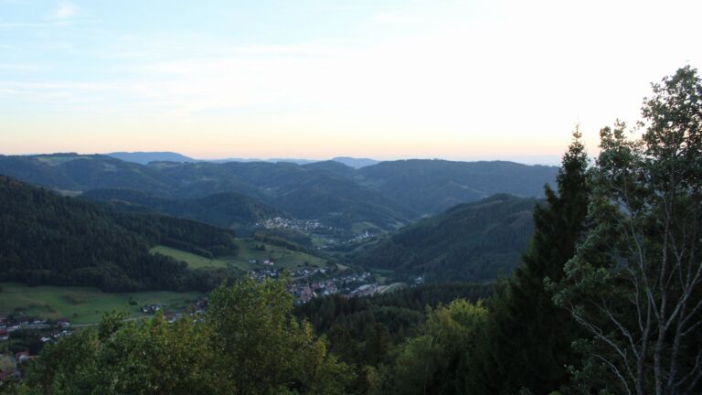 Dieses Bild zeigt eine Webcam-Aufnahme vom Achertal, aufgenommen am Sonntag, den 06.09.2026 um 19:40 Uhr. Die Temperatur betrug 23°C.