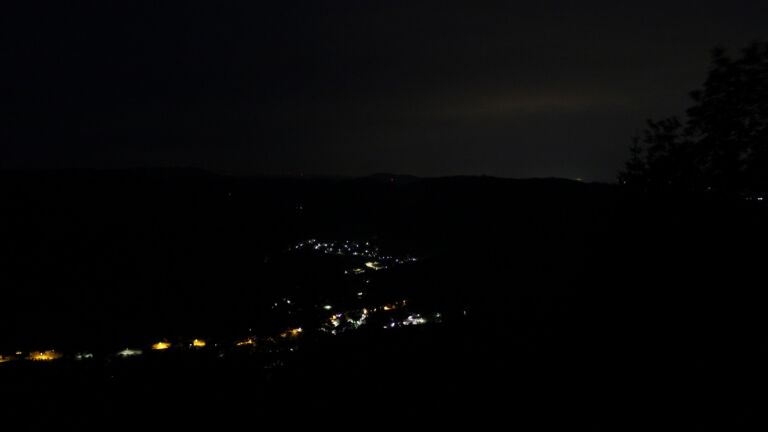 Dieses Bild zeigt eine Webcam-Aufnahme vom Achertal, aufgenommen am Montag, den 29.06.2026 um 03:50 Uhr. Die Temperatur betrug 23.1°C.