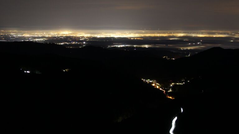 Dieses Bild zeigt eine Webcam-Aufnahme vom Achertal, aufgenommen am Freitag, den 31.10.2025 um 05:50 Uhr. Die Temperatur betrug 9.1°C.