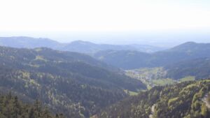 Dieses Bild zeigt eine Webcam-Aufnahme vom Achertal, aufgenommen am Samstag, den 25.04.2026 um 17:50 Uhr. Die Temperatur betrug 14.9°C.