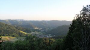 Dieses Bild zeigt eine Webcam-Aufnahme vom Achertal, aufgenommen am Donnerstag, den 28.05.2026 um 20:40 Uhr. Die Temperatur betrug 21.2°C.