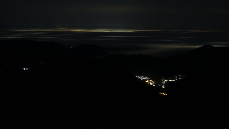 Dieses Bild zeigt eine Webcam-Aufnahme vom Achertal, aufgenommen am Mittwoch, den 21.01.2026 um 00:10 Uhr. Die Temperatur betrug 6.3°C.