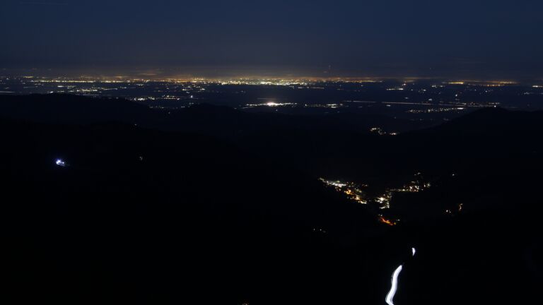 Dieses Bild zeigt eine Webcam-Aufnahme vom Achertal, aufgenommen am Donnerstag, den 18.12.2025 um 07:10 Uhr. Die Temperatur betrug 5.1°C.