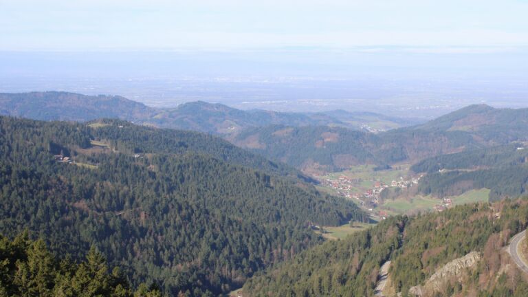 Dieses Bild zeigt eine Webcam-Aufnahme vom Achertal, aufgenommen am Freitag, den 13.03.2026 um 09:40 Uhr. Die Temperatur betrug 3.9°C.