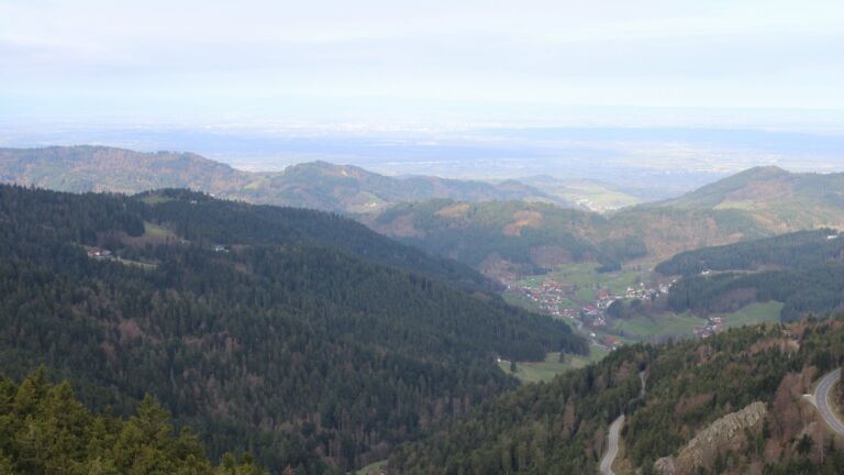 Dieses Bild zeigt eine Webcam-Aufnahme vom Achertal, aufgenommen am Montag, den 06.04.2026 um 09:10 Uhr. Die Temperatur betrug 8.1°C.