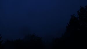 Dieses Bild zeigt eine Webcam-Aufnahme vom Achertal, aufgenommen am Montag, den 27.07.2026 um 05:00 Uhr. Die Temperatur betrug 15.2°C.