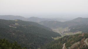 Dieses Bild zeigt eine Webcam-Aufnahme vom Achertal, aufgenommen am Freitag, den 14.11.2025 um 10:00 Uhr. Die Temperatur betrug 16.2°C.