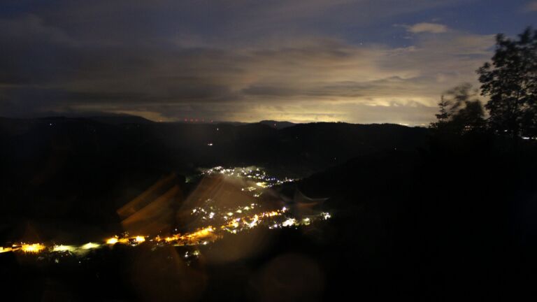 Dieses Bild zeigt eine Webcam-Aufnahme vom Achertal, aufgenommen am Dienstag, den 02.06.2026 um 23:10 Uhr. Die Temperatur betrug 11.3°C.