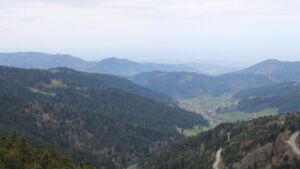 Dieses Bild zeigt eine Webcam-Aufnahme vom Achertal, aufgenommen am Mittwoch, den 15.04.2026 um 12:30 Uhr. Die Temperatur betrug 8.2°C.