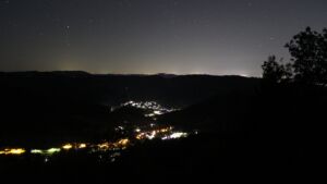 Dieses Bild zeigt eine Webcam-Aufnahme vom Achertal, aufgenommen am Dienstag, den 15.09.2026 um 02:30 Uhr. Die Temperatur betrug 18.4°C.
