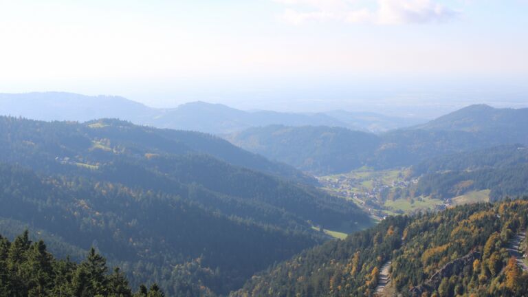 Dieses Bild zeigt eine Webcam-Aufnahme vom Achertal, aufgenommen am Samstag, den 11.10.2025 um 15:50 Uhr. Die Temperatur betrug 12.5°C.