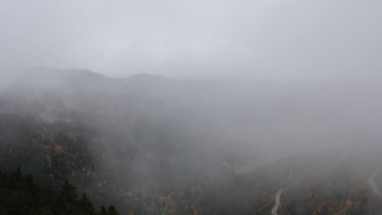 Dieses Bild zeigt eine Webcam-Aufnahme vom Achertal, aufgenommen am Donnerstag, den 23.10.2025 um 13:10 Uhr. Die Temperatur betrug 6.1°C.