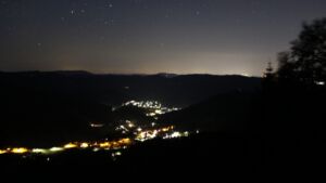 Dieses Bild zeigt eine Webcam-Aufnahme vom Achertal, aufgenommen am Sonntag, den 24.05.2026 um 03:30 Uhr. Die Temperatur betrug 20.1°C.