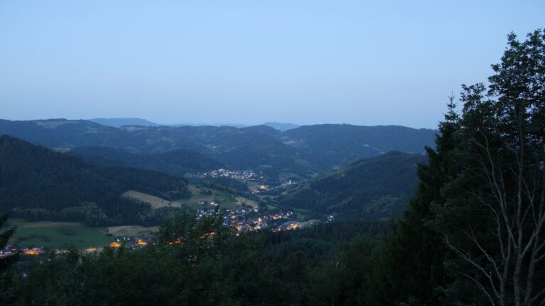 Dieses Bild zeigt eine Webcam-Aufnahme vom Achertal, aufgenommen am Montag, den 22.06.2026 um 04:40 Uhr. Die Temperatur betrug 25.1°C.