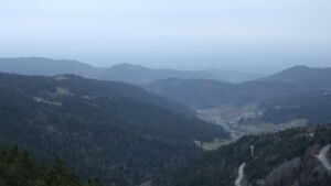 Dieses Bild zeigt eine Webcam-Aufnahme vom Achertal, aufgenommen am Freitag, den 14.11.2025 um 16:50 Uhr. Die Temperatur betrug 16.1°C.