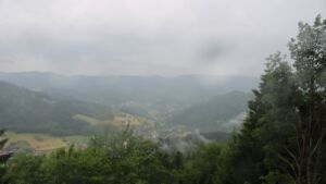 Dieses Bild zeigt eine Webcam-Aufnahme vom Achertal, aufgenommen am Sonntag, den 31.05.2026 um 15:30 Uhr. Die Temperatur betrug 16.5°C.