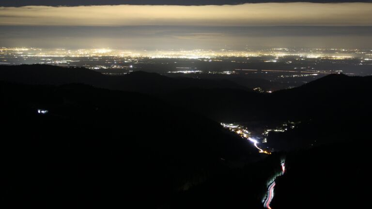 Dieses Bild zeigt eine Webcam-Aufnahme vom Achertal, aufgenommen am Mittwoch, den 19.11.2025 um 06:00 Uhr. Die Temperatur betrug -3.9°C.