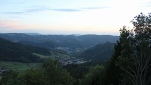 Dieses Bild zeigt eine Webcam-Aufnahme vom Achertal, aufgenommen am Montag, den 07.09.2026 um 20:00 Uhr. Die Temperatur betrug 25.3°C.