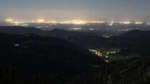 Dieses Bild zeigt eine Webcam-Aufnahme vom Achertal, aufgenommen am Donnerstag, den 30.04.2026 um 01:00 Uhr. Die Temperatur betrug 6°C.