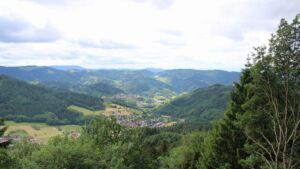 Dieses Bild zeigt eine Webcam-Aufnahme vom Achertal, aufgenommen am Mittwoch, den 03.06.2026 um 12:50 Uhr. Die Temperatur betrug 12.9°C.
