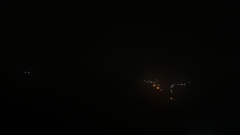 Dieses Bild zeigt eine Webcam-Aufnahme vom Achertal, aufgenommen am Donnerstag, den 23.10.2025 um 04:30 Uhr. Die Temperatur betrug 9.9°C.