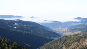 Dieses Bild zeigt eine Webcam-Aufnahme vom Achertal, aufgenommen am Montag, den 19.01.2026 um 12:20 Uhr. Die Temperatur betrug 9.8°C.