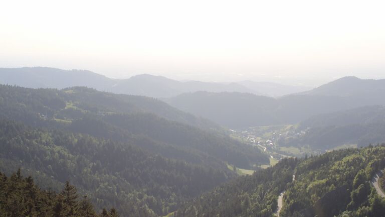 Dieses Bild zeigt eine Webcam-Aufnahme vom Achertal, aufgenommen am Donnerstag, den 15.05.2025 um 19:00 Uhr. Die Temperatur betrug 10.3°C.