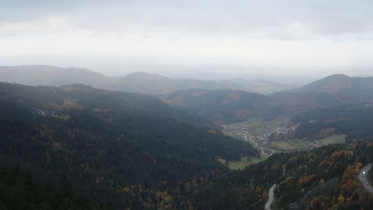 Dieses Bild zeigt eine Webcam-Aufnahme vom Achertal, aufgenommen am Donnerstag, den 23.10.2025 um 17:30 Uhr. Die Temperatur betrug 4.6°C.