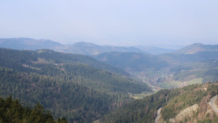 Dieses Bild zeigt eine Webcam-Aufnahme vom Achertal, aufgenommen am Samstag, den 21.03.2026 um 09:30 Uhr. Die Temperatur betrug 9.9°C.