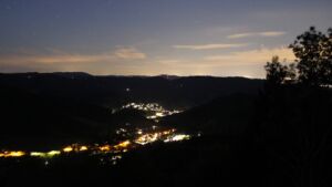 Dieses Bild zeigt eine Webcam-Aufnahme vom Achertal, aufgenommen am Mittwoch, den 16.09.2026 um 05:50 Uhr. Die Temperatur betrug 20.3°C.