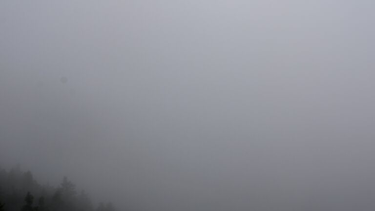 Dieses Bild zeigt eine Webcam-Aufnahme vom Achertal, aufgenommen am Montag, den 16.06.2025 um 07:50 Uhr. Die Temperatur betrug 10.6°C.