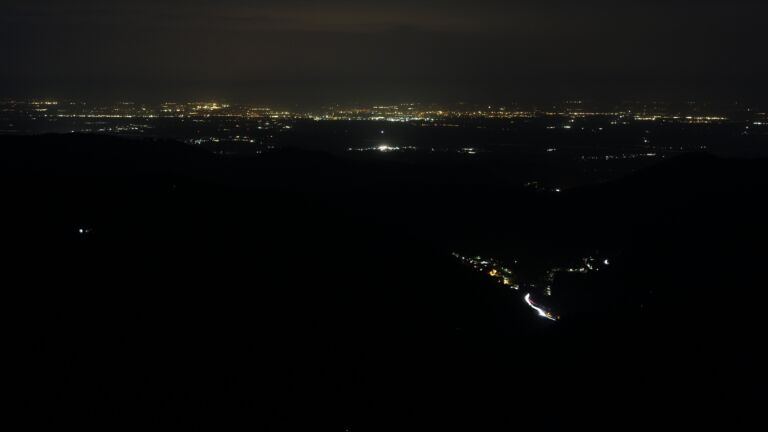 Dieses Bild zeigt eine Webcam-Aufnahme vom Achertal, aufgenommen am Samstag, den 15.11.2025 um 06:40 Uhr. Die Temperatur betrug 11.9°C.