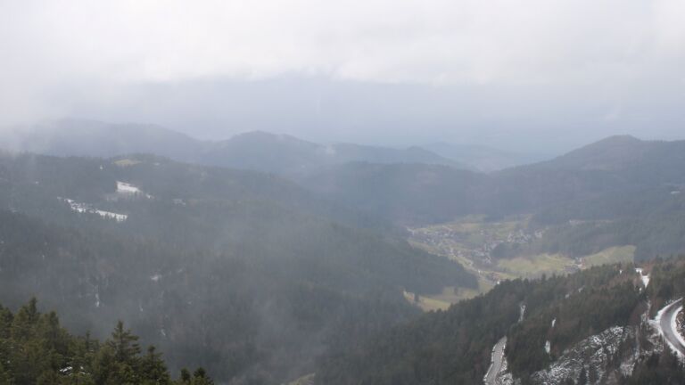 Dieses Bild zeigt eine Webcam-Aufnahme vom Achertal, aufgenommen am Donnerstag, den 19.02.2026 um 14:50 Uhr. Die Temperatur betrug 3.4°C.