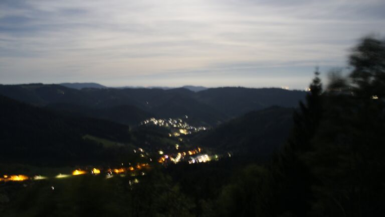 Dieses Bild zeigt eine Webcam-Aufnahme vom Achertal, aufgenommen am Freitag, den 25.09.2026 um 02:30 Uhr. Die Temperatur betrug 10.5°C.