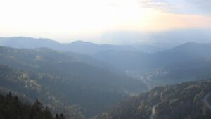 Dieses Bild zeigt eine Webcam-Aufnahme vom Achertal, aufgenommen am Dienstag, den 21.04.2026 um 19:20 Uhr. Die Temperatur betrug 3.8°C.