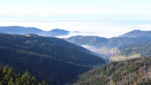 Dieses Bild zeigt eine Webcam-Aufnahme vom Achertal, aufgenommen am Mittwoch, den 03.12.2025 um 12:40 Uhr. Die Temperatur betrug 5.8°C.