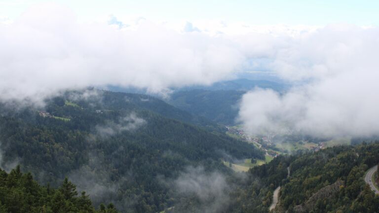 Dieses Bild zeigt eine Webcam-Aufnahme vom Achertal, aufgenommen am Samstag, den 27.09.2025 um 15:10 Uhr. Die Temperatur betrug 10.2°C.