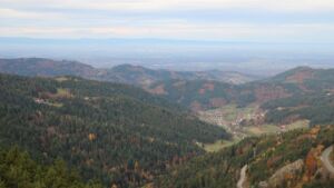 Dieses Bild zeigt eine Webcam-Aufnahme vom Achertal, aufgenommen am Samstag, den 01.11.2025 um 08:20 Uhr. Die Temperatur betrug 12.9°C.