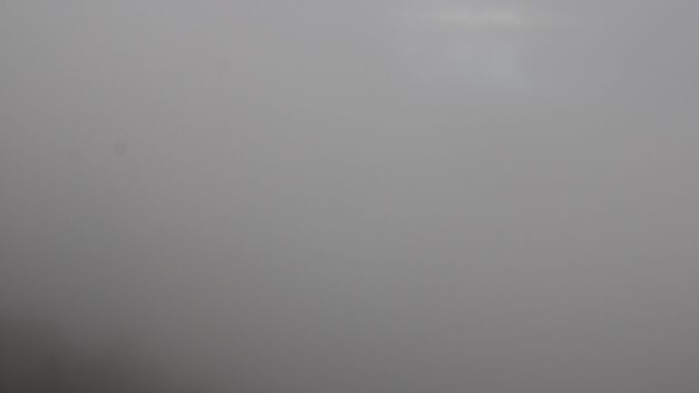 Dieses Bild zeigt eine Webcam-Aufnahme vom Achertal, aufgenommen am Sonntag, den 26.10.2025 um 08:10 Uhr. Die Temperatur betrug -0.2°C.